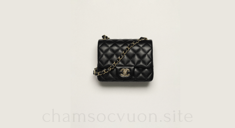 The Charm of the Chanel Mini Bag: A Timeless Accessory for Every Fashion Lover